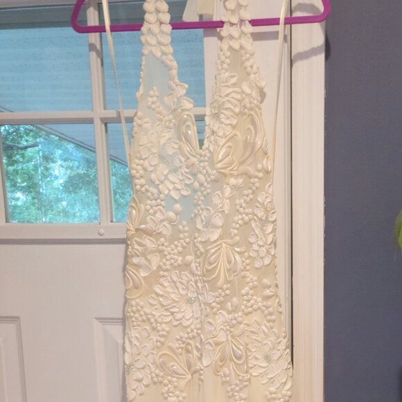 Ema Savahl - Picture 4 of 16